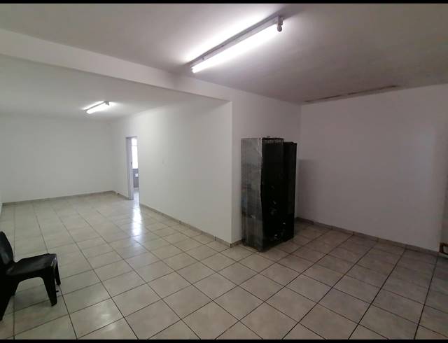 326M² WAREHOUSE TO LET IN PAROW EAST